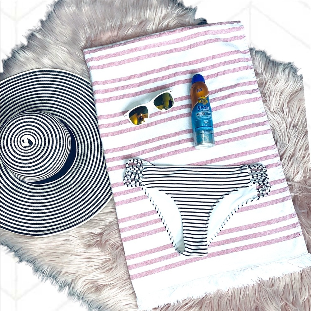 Hollister Swim Bikini Bottom Bathing Suit